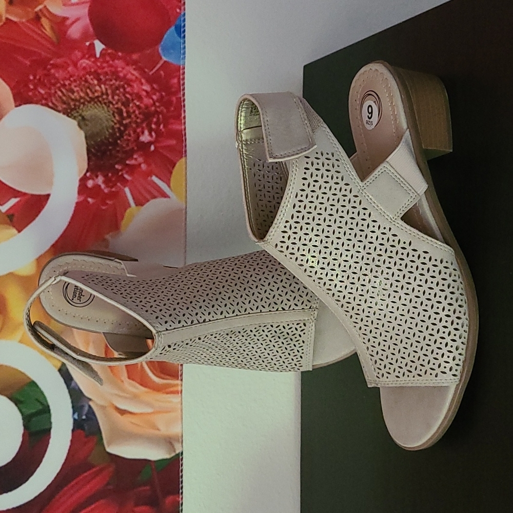 Wonder Nation Sandals - NWOT